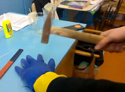 В Сатке школьники разработали противоударную перчатку